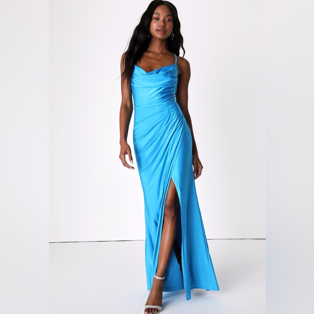 Lulus blue formal/prom dress. Brand new/never worn.